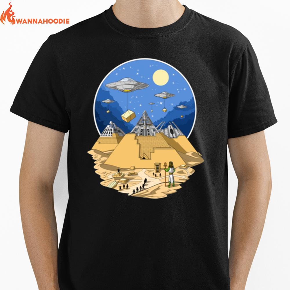 Aliens Bulding Egyptian Pyramids Unisex T-Shirt for Men Women