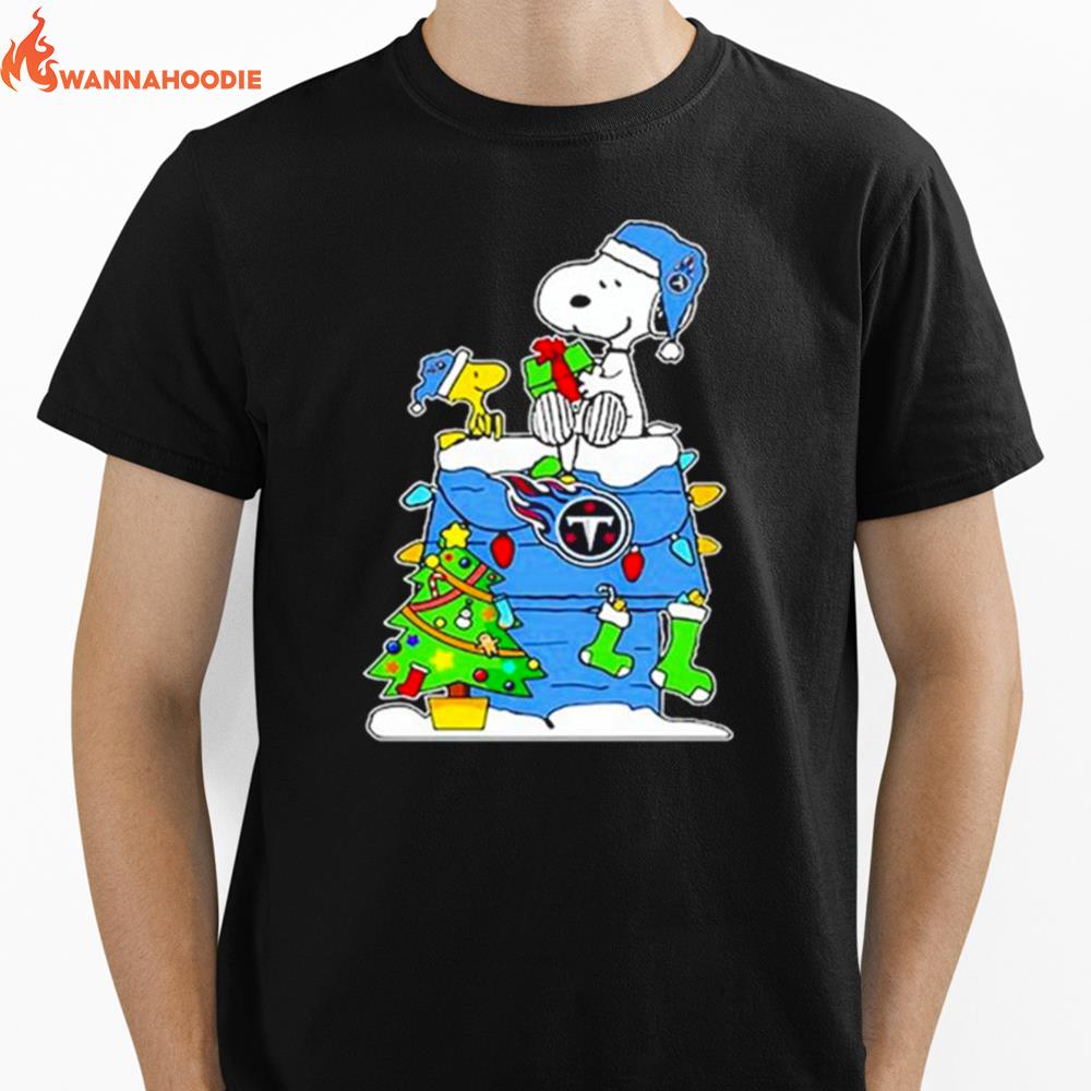 Nfl Tennessee Titans Snoopy And Woodstock Merry Christmas Unisex T-Shirt for Men Women